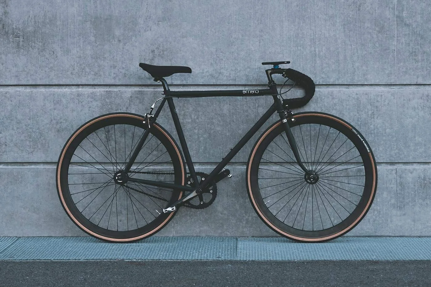 Track bike with deep-section wheels